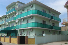 Гостиница на Черноморской набережной в Феодосии