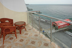 Ялта - гостиница Коралл, вид с балкона на пляж